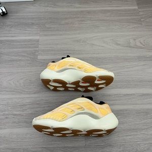 Yeezy 700 V3 'Mono Safflower'
